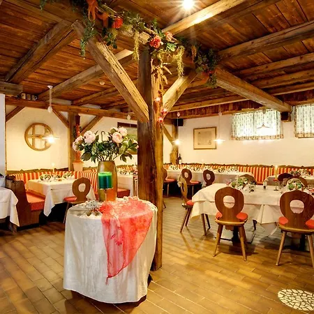 Отель Castel Latemar 3*